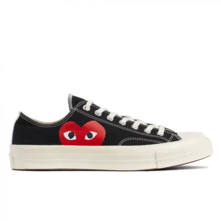 LOW TOP (BLACK)CONVERSE BIG HEART