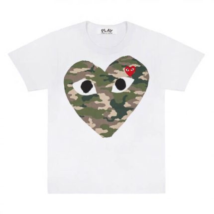 PLAY WHITE WITH CAMO PRINTED HEART T-SHIRT