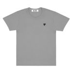 BASIC COLOURED T-SHIRT SMALL BLACK EMBLEM (GREY) PLAY